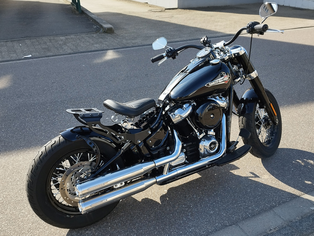 Custom - Gepäckträger V2 - Bobber / Harley Softail - (ausser Rocker, Breakout) 08 - 17 / mit Bobber - Fender / 200/18" / black