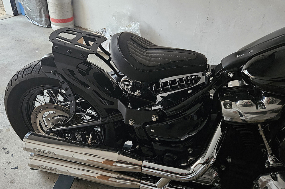 Custom - Gepäckträger V2 - Bobber / Harley Softail - (ausser Fat Boy, Breakout & FXDR) ab '18 / mit Bobber - Fender / 200/18" / black