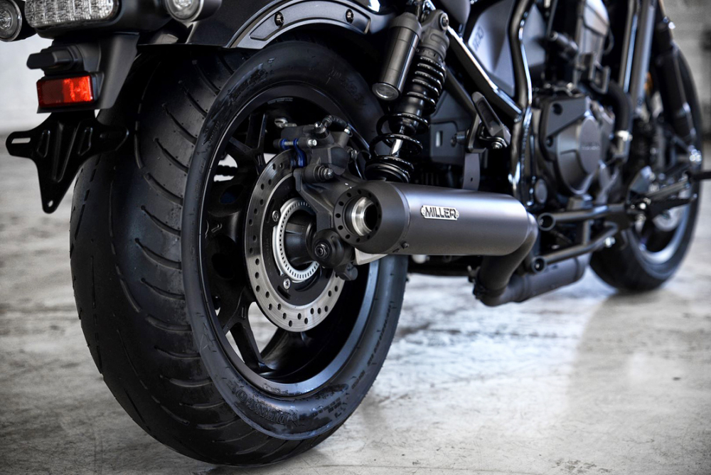 NEU: Sale: Black-Black Edition* MILLER - 2-1 - BREAKER II / Honda CMX 1100 Rebel / SlipOn / EURO 5 + / EG-BE