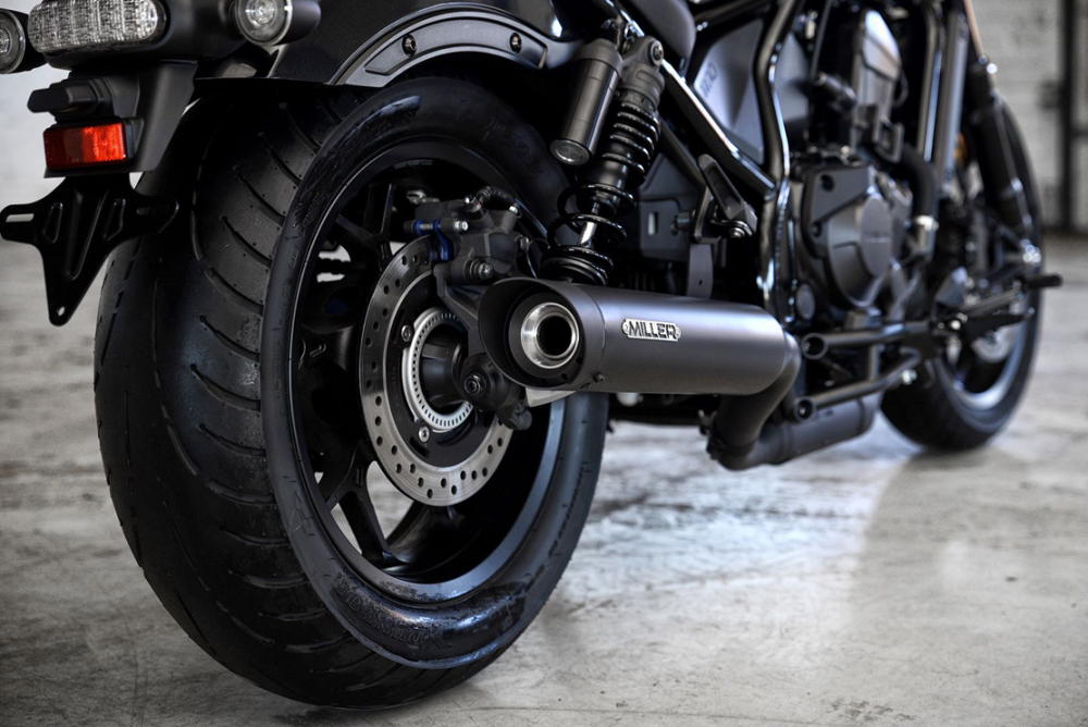 NEU: Sale: Black-Black Edition* MILLER - 2-1 - BREAKER II / Honda CMX 1100 Rebel / SlipOn / EURO 5 + / EG-BE