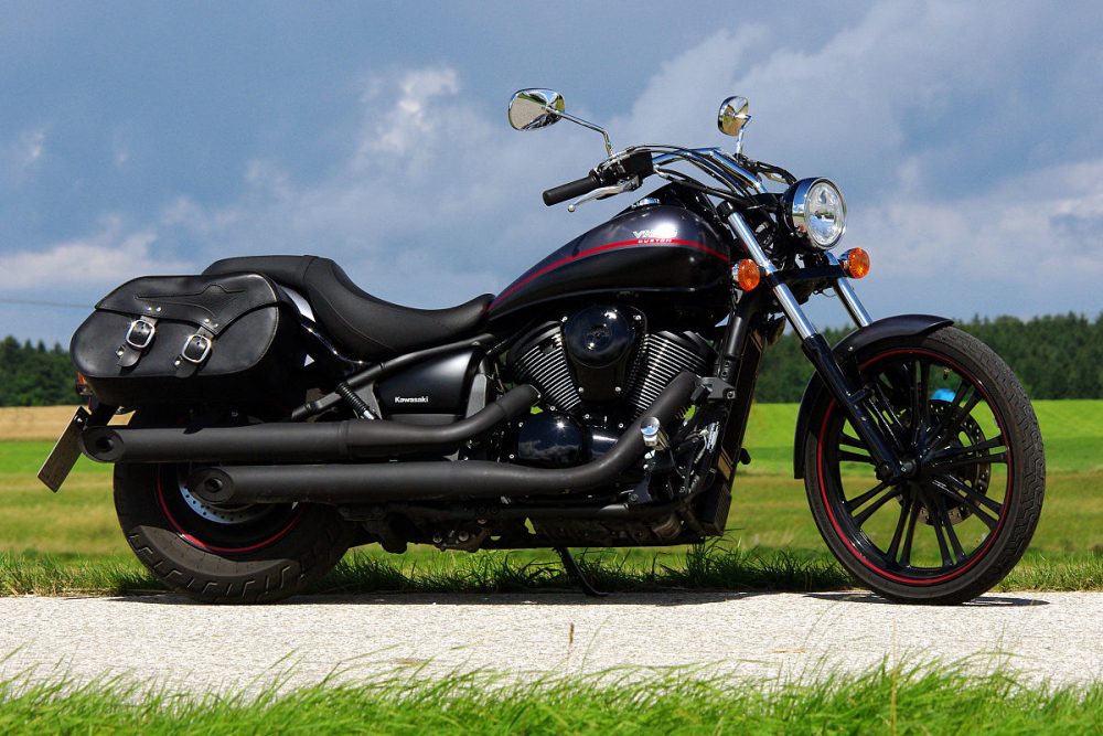 MILLER - 2-2 - CHALLENGER / SlipOn - schwarz-matt / Kawasaki VN 900 / mit KAT / EG-BE