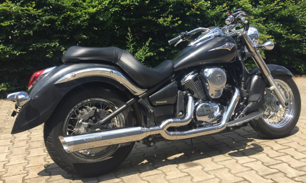 MILLER -  IMPALA - Kurz - schwarz-matt / 2-2 - Komplett-Anlage - mit KAT / Kawasaki VN 900 / EG-BE