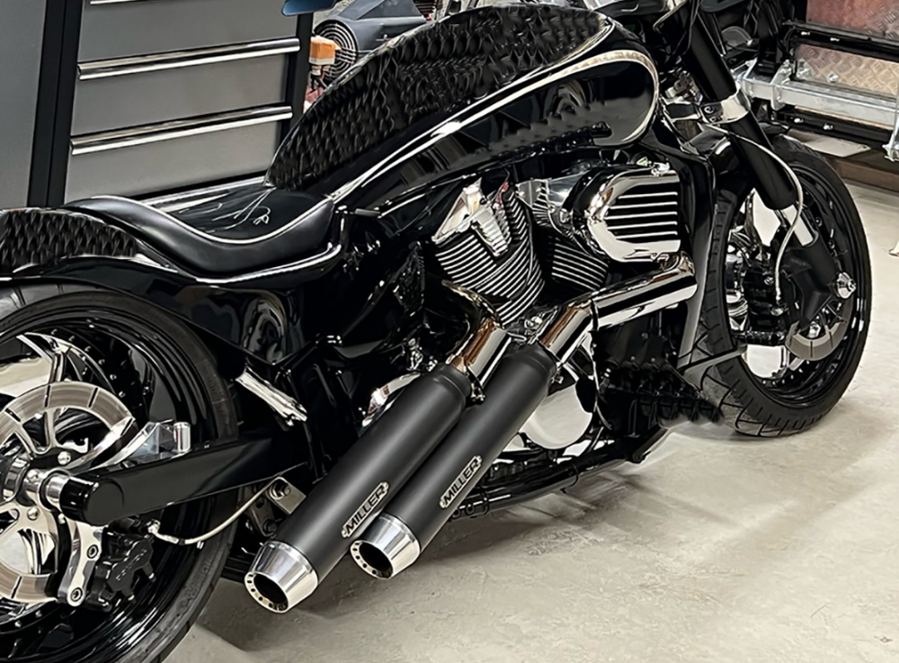 Black - Silber Sale: MILLER "El Grande" Komplettanla. + Endkappe Tapered / mit KAT / schwarz / Suzuki M 1800 R + R2 + RT / EG-BE