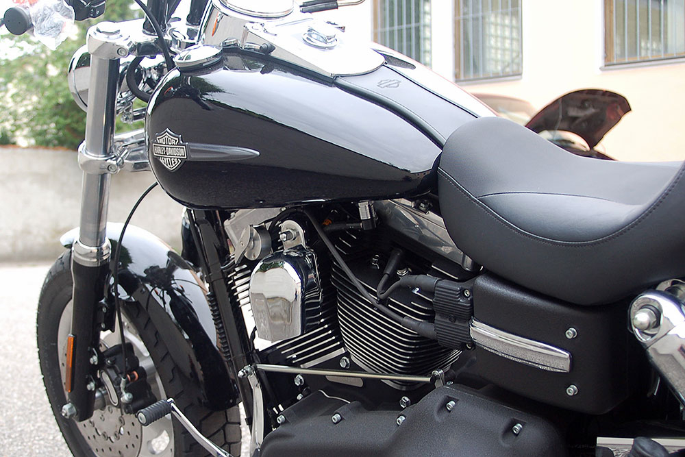 PENZL - Neo Classic Auspuffset verstellb. / fein gebürstet / Harley Dyna StreetBob - Low Rider / 08-16 / EG-BE
