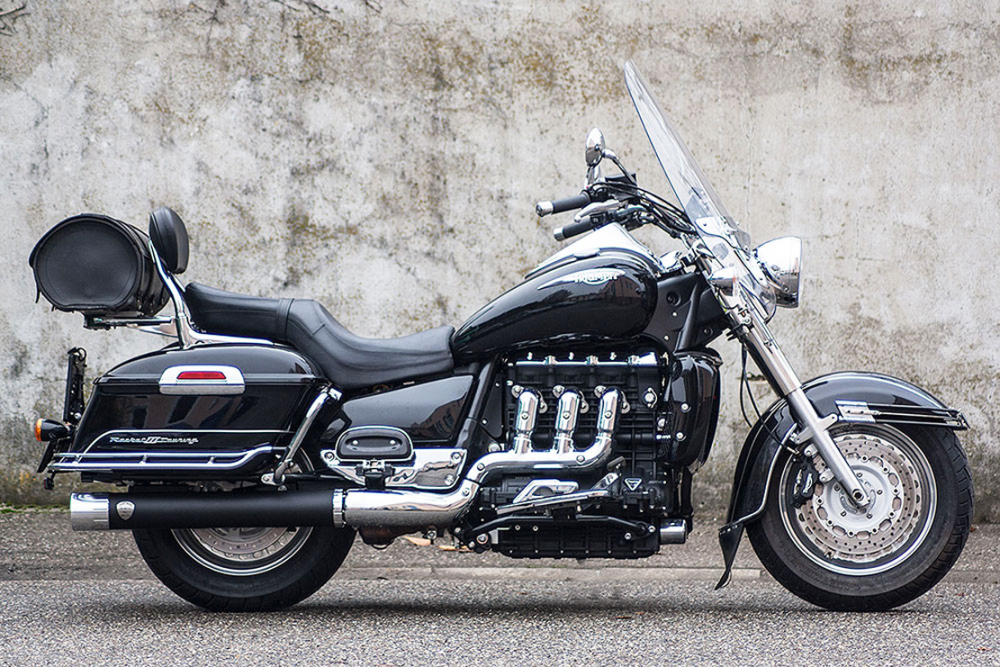 Penzl 3-2 - Triumph Rocket  / Retro SlipOn Auspuff / fein gebürstet / 2014 - 2016 / KAT / ABE
