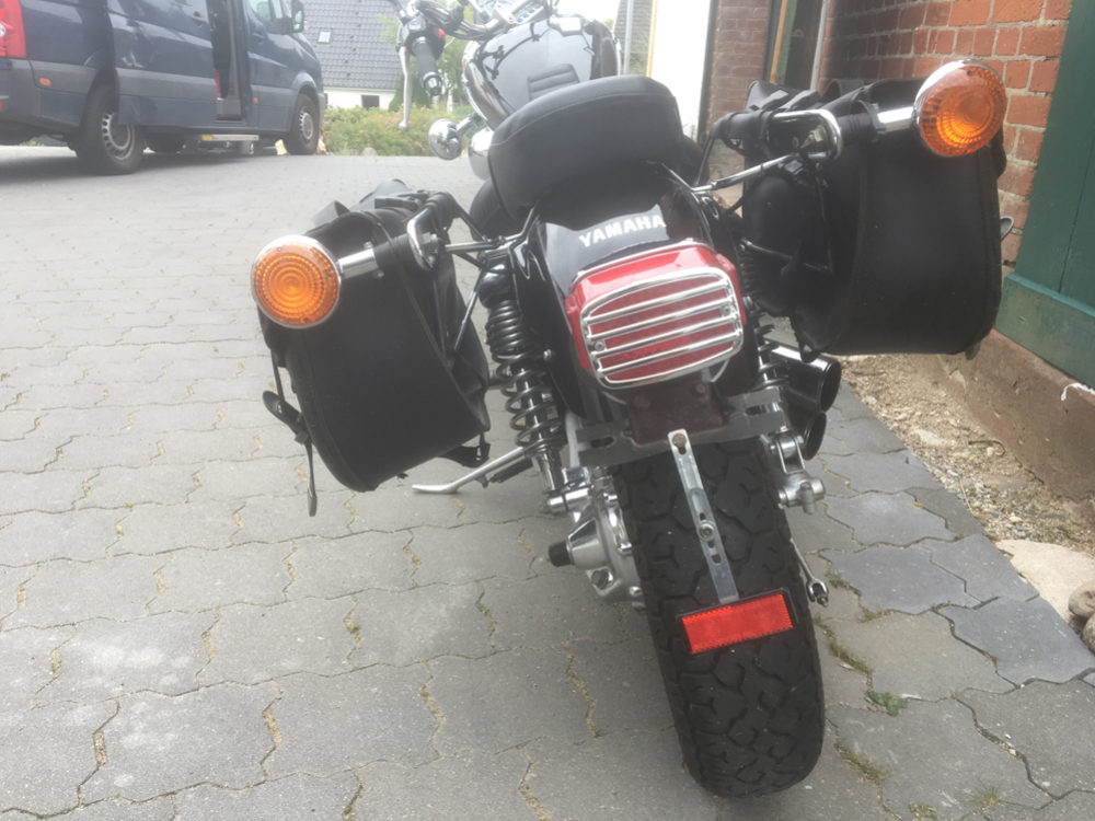 Rücklichtverkleidung - Rücklichtgrill  / Yamaha XV 535 / 750 / 1100 Virago - chrom