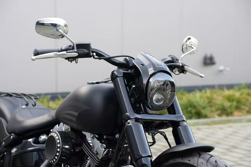 Nur bei uns: Headlamp Cap Alu LED - Upgrade-Kit - schwarz matt / Harley Davidson Breakout / Bj 13 - 17