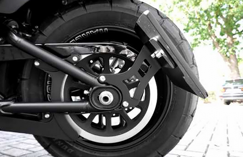 NEU 2024: seitl. BR - Kennzeichenh.- Grundhalter - Medium Bull - stabil / schwarz / HD Softail - Fat Fob / ab 2018 / TÜV