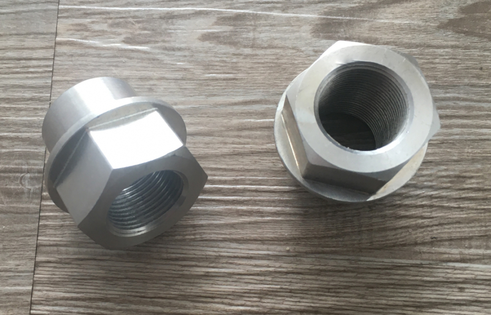 TB - Risermuttern Adapter Set / YAMAHA XV 1600 / XVS 1100 / XVS 650 / SUZUKI VS 1400 / Riser mit Kabelinnenführg