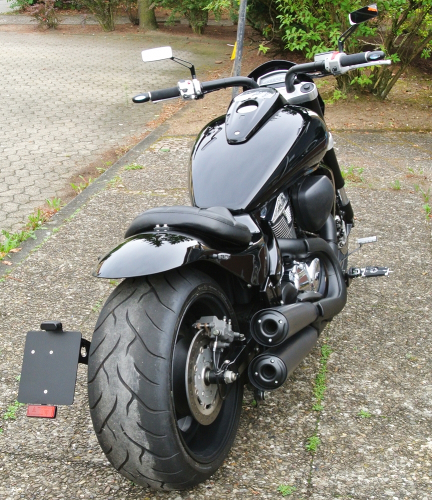 Black Sale: seitl. BR - Kennzeichenh. - SKULL - schwarz / Suzuki VL 1500 C / VZR 1800 / M 1800 / Kompl. Set / TÜV