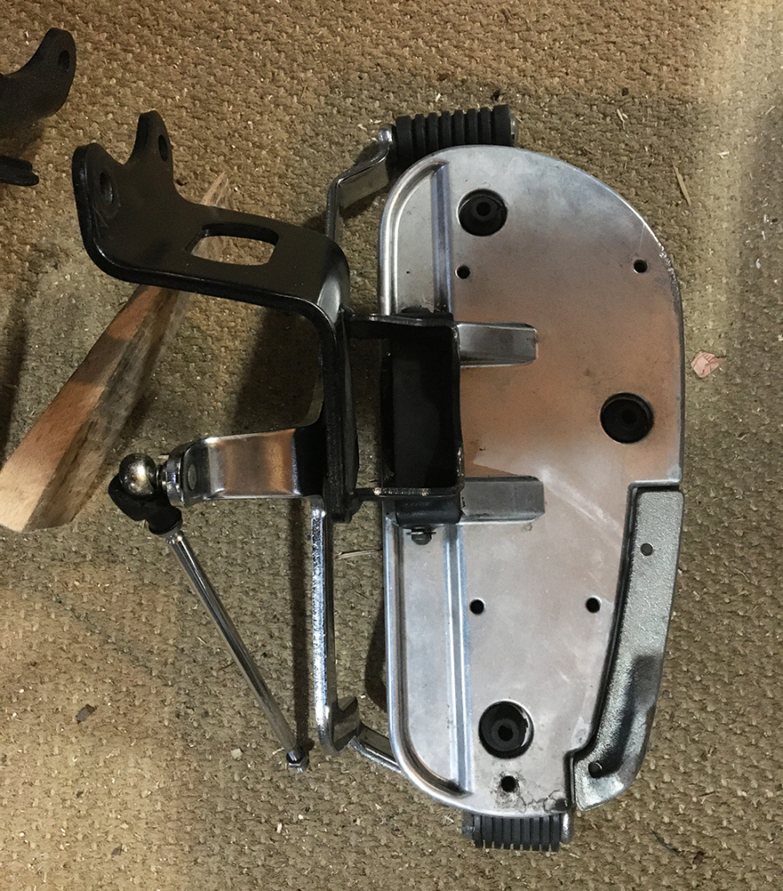 ORIGINAL - Fahrer - Trittbretter + Halter / YAMAHA XVS 650 Cus + Clas / linke + rechte Seite / TOP*