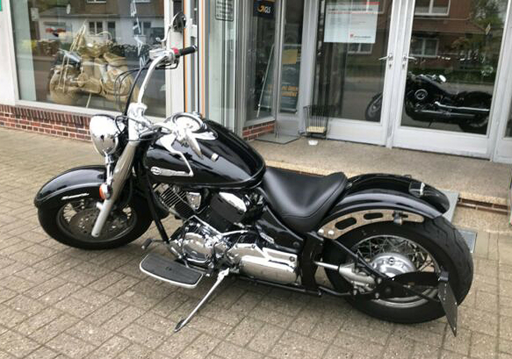 Rücklicht LED / inkl. Bremslicht / Roadkiller / schwarz / Klarglas / klein & flach / E-Kennzeichen