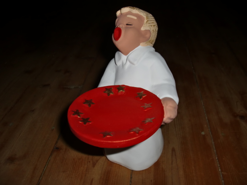 ROT CERAMIC Weihnachtsengel / Engel mit Teller / Handarbeit / 17 cm