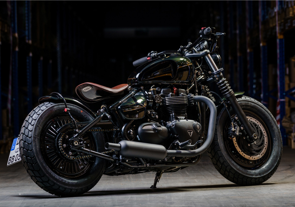 NEU: SHARK RETRO Classic / black / TRIUMPH Bonneville Bobber / ab 2017 / EG-BE