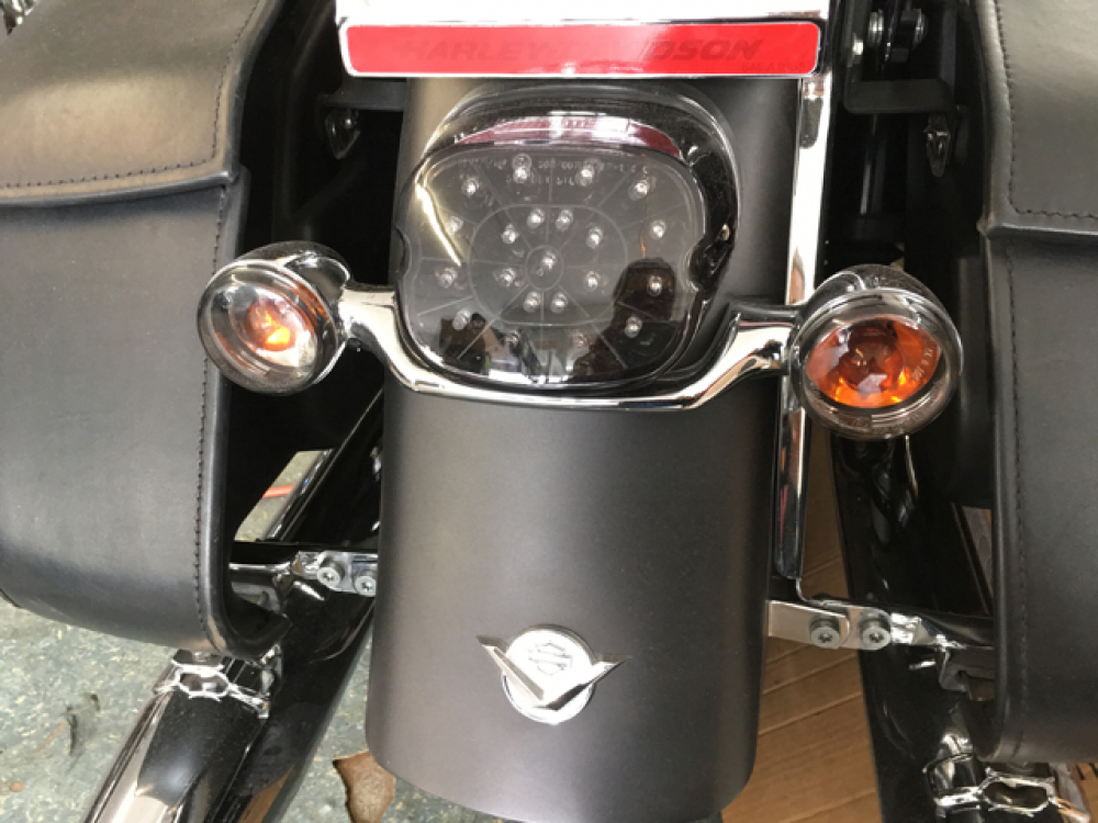 Harley DARK-CUSTOM LED-RÜCKLICHT / Smoke-Black / HD diverse Mod. / E-Zei / KZH-Beleuchtung oben