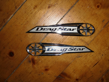 Yamaha Original - DragStar - 3D - Tankembleme /  links+ rechts / gebraucht, aber top!
