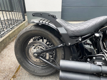 BR - Custom - Gepäckträger / Harley Softail / Custom - Bikes / 2008 - 2017 / Heckfender 18" / 16" - 200er / Steel schwarz