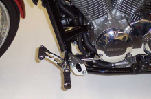 MB vorverl. Fußrasten / Ness Style Look - gefräst / kurz 11 cm / chrom / HONDA VT 750 C 4,5,6 Spirit - ABS / RC50 / RC53 / ABE