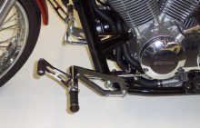 MB vorverl. Fußrasten / Ness Style Look gefräst / long 21 cm / chrom / HONDA VT 750 C 4,5,6 Spirit - ABS ! / RC50 / RC53 / ABE