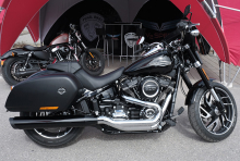 PENZL - V2-Speed Auspuffset elek. verstellb. / black - Endkappe silber / Harley Sportglide / ab 2018 / EG-BE