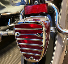 Rücklichtverkleidung - Rücklichtgrill / Yamaha XV 1600 Wildstar - chrom