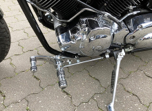SALE: FALCON - vorverlg. Fußrasten-Anlage / 7 cm / Yamaha XVS 1100 Custom + Classic / Tüv
